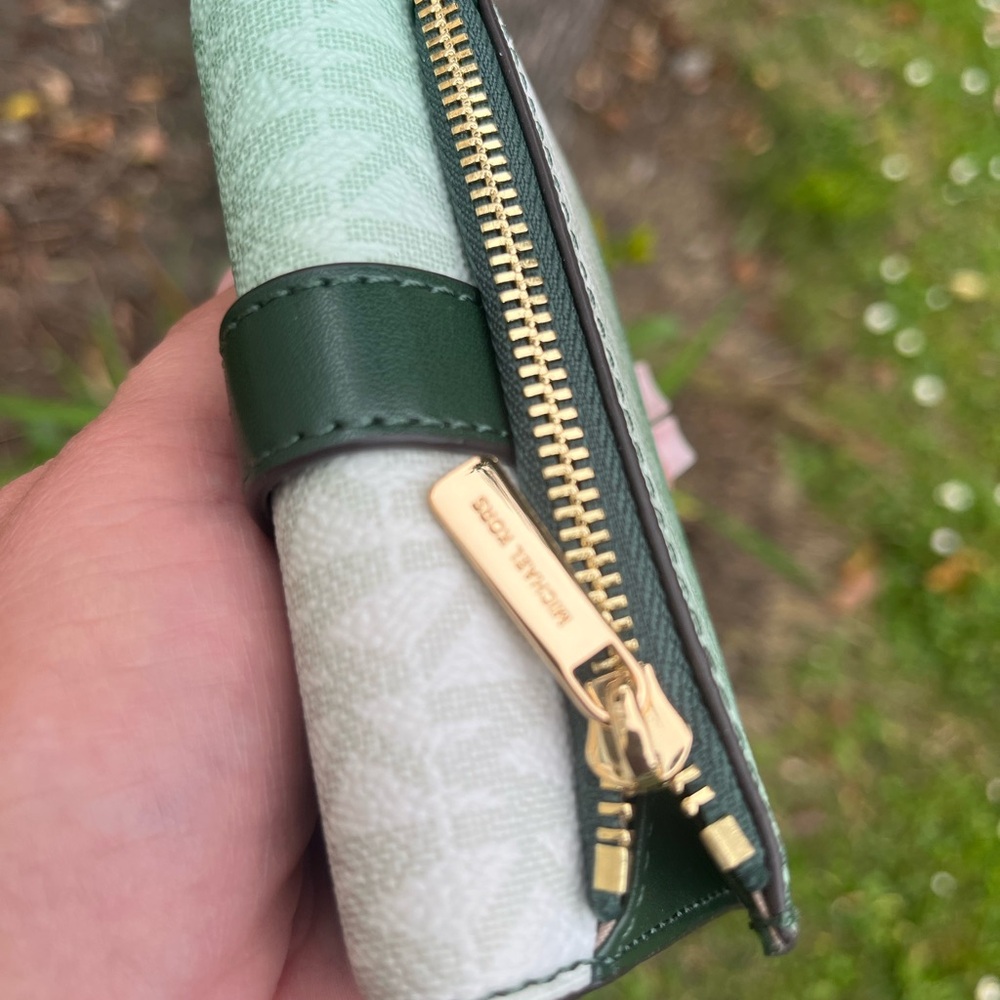 Michael Kors Moss/Green Ombré Wallet - Picture 6 of 9